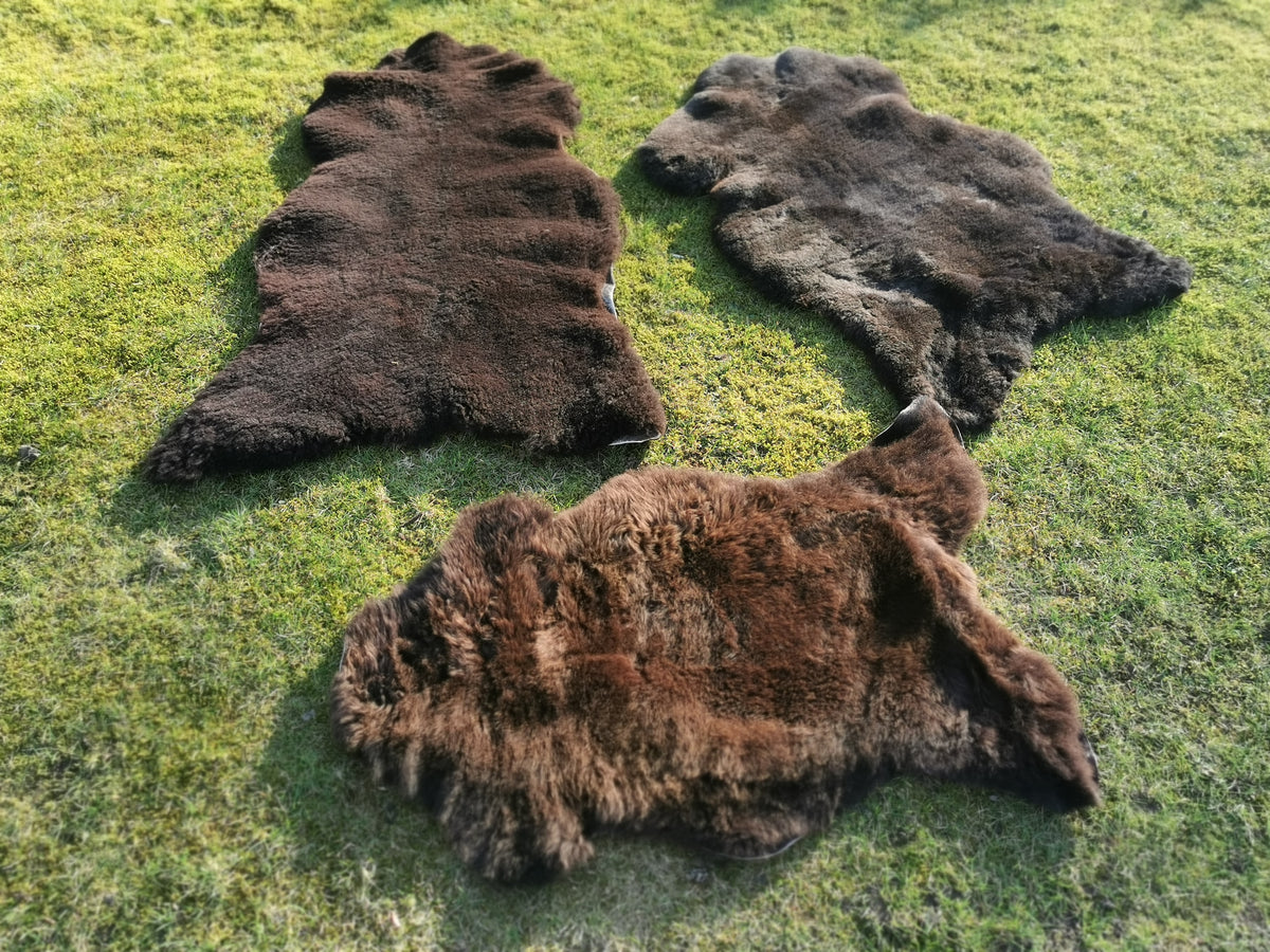 Merino Premium hides in NATURAL Black/Dark Brown