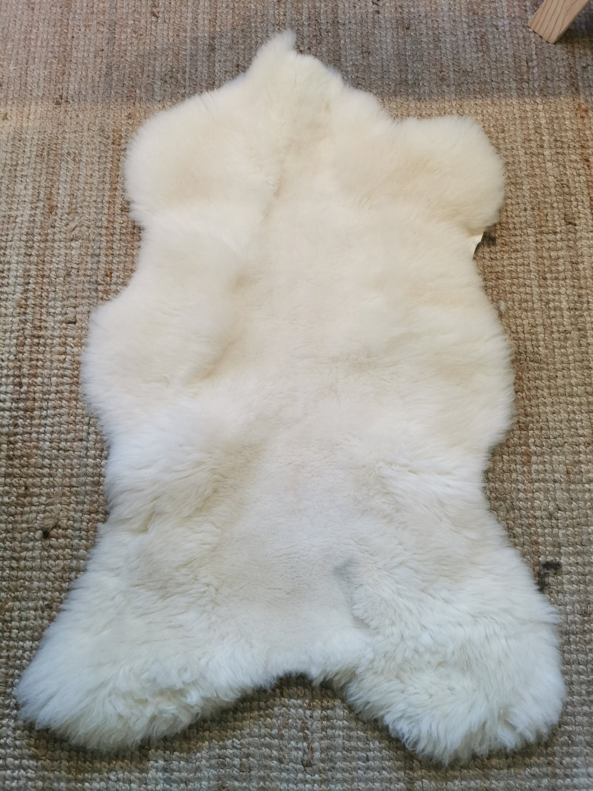 Merino Schaffell Natur Weiß - Premium Lammfell mit dichter Wolle 80-130 cm