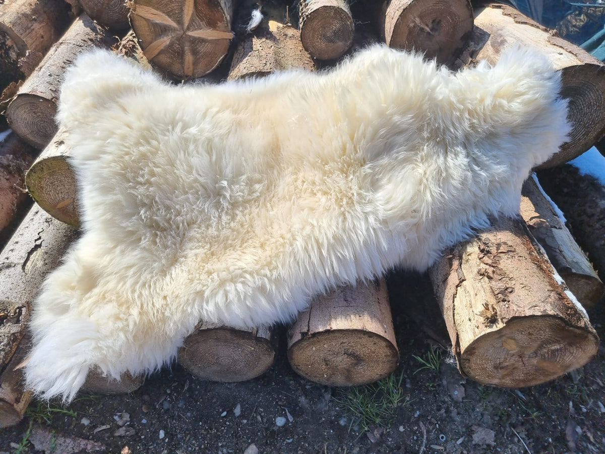 XXXL Schaffell Naturweiß - Riesenfell Lammfell ab 140 cm