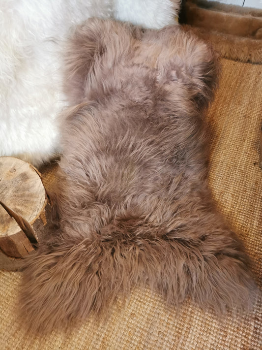 Island Schaffell Taupe - Langhaar Lammfell mit seidigem Flor