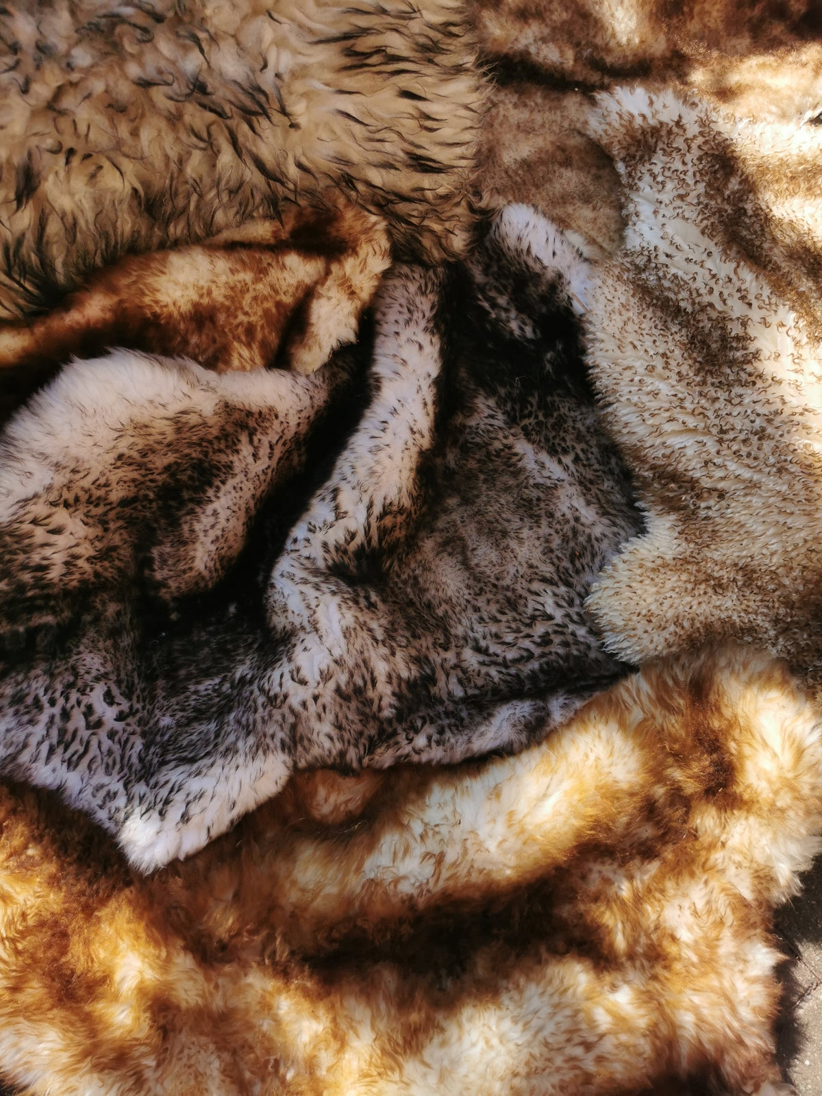Flamed premium furs in light &amp; dark