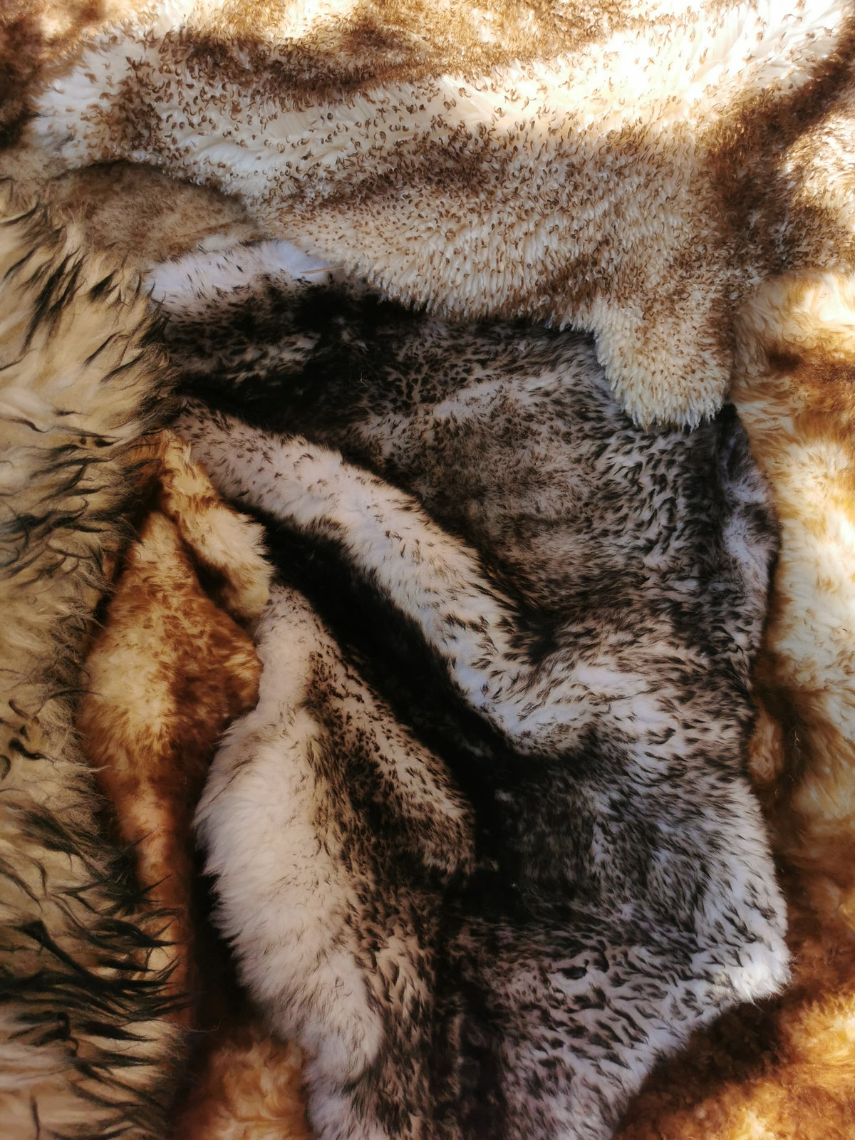 Flamed premium furs in light &amp; dark
