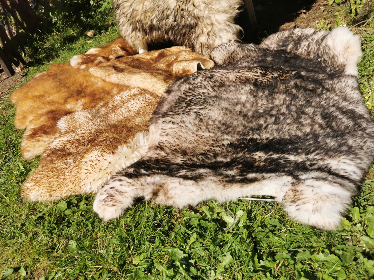 Flamed premium furs in light &amp; dark