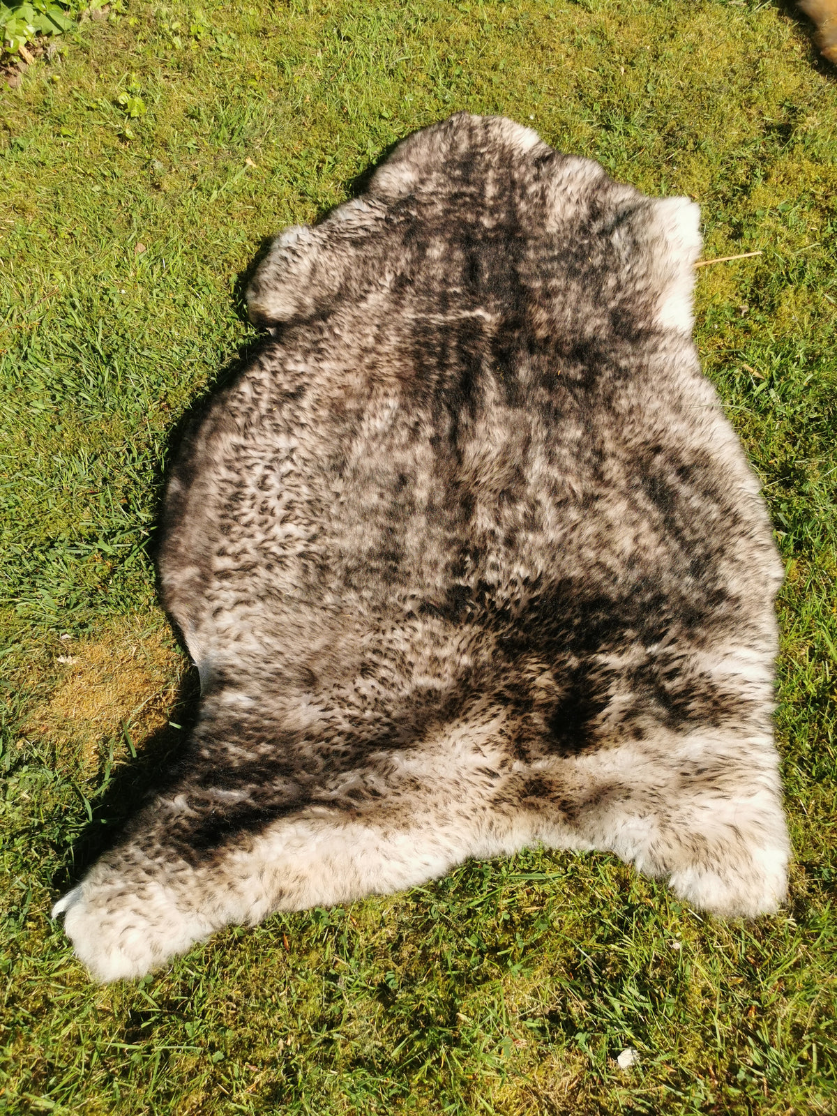 Flamed premium furs in light &amp; dark