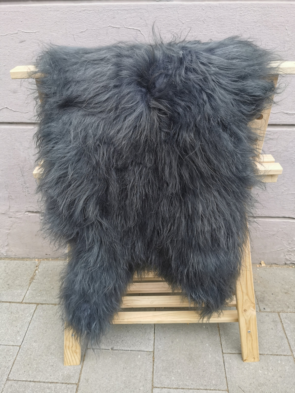 Island Schaffell Helles Schwarz - Seltenes Lammfell mit Langhaar 80-130 cm