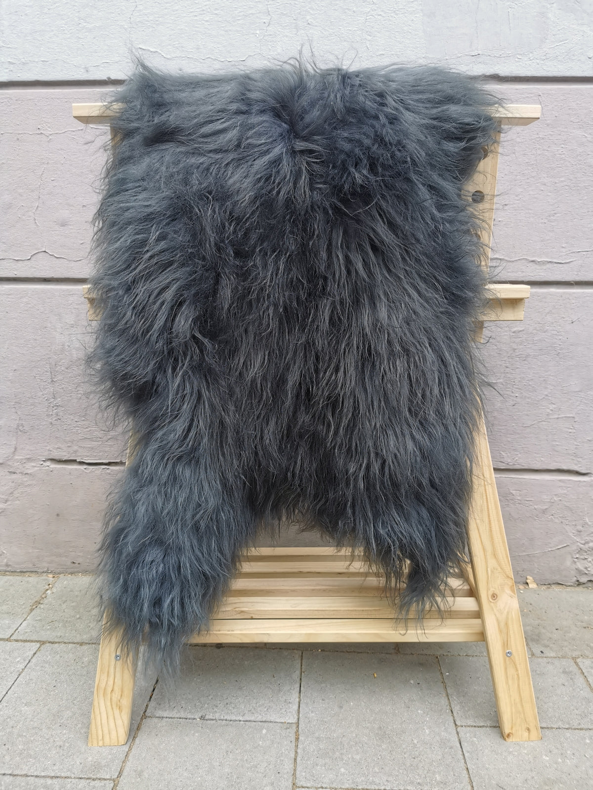 Island Schaffell Helles Schwarz - Seltenes Lammfell mit Langhaar 80-130 cm