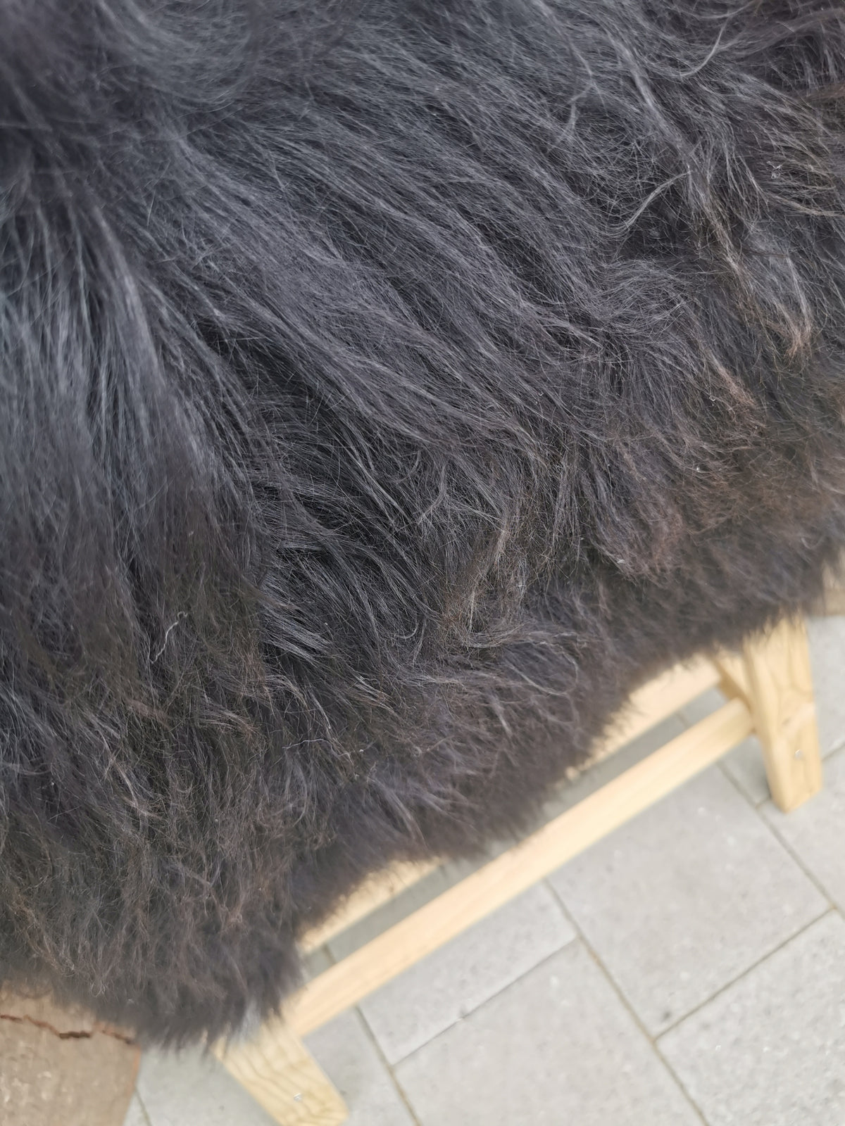 Island Schaffell Natur-Schwarz - Seltenes Lammfell mit Langhaar 80-130 cm