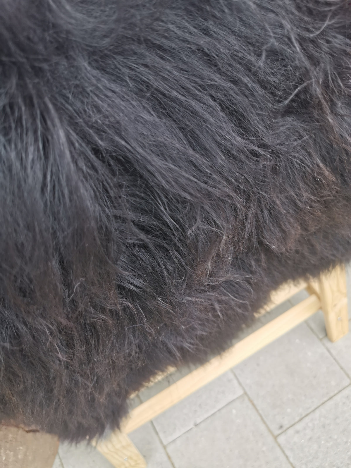 Island Schaffell Natur-Schwarz - Seltenes Lammfell mit Langhaar 80-130 cm