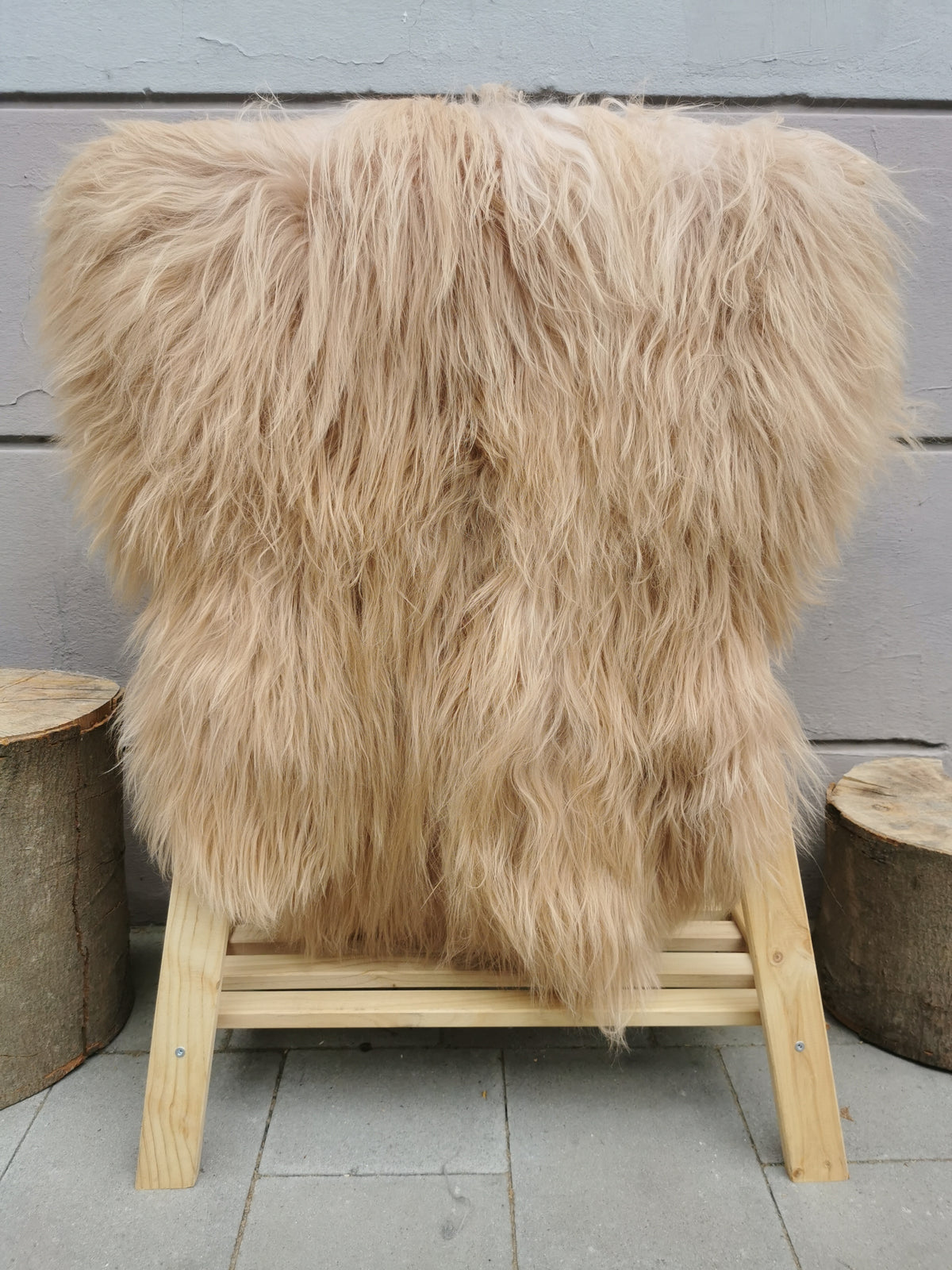 Island Schaffell Beige - Seltenes Lammfell mit feinem Langhaar 80-130 cm