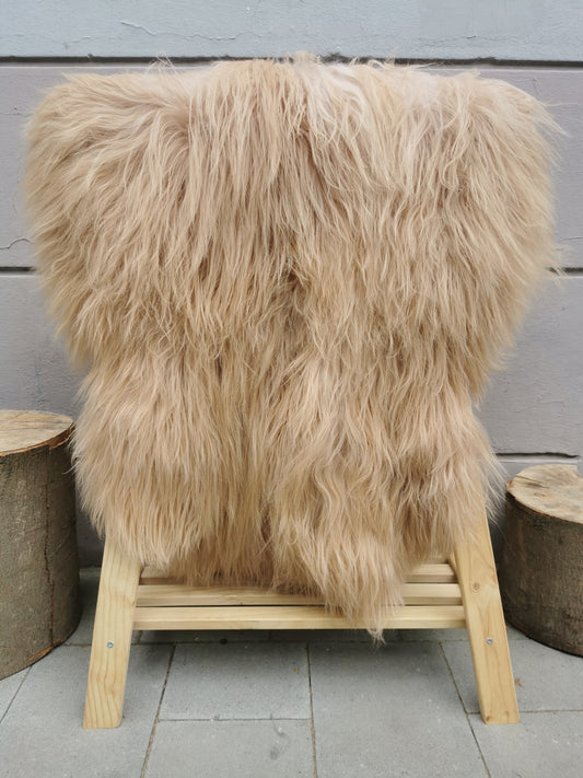 Island Schaffell Beige - Seltenes Lammfell mit feinem Langhaar 80-130 cm