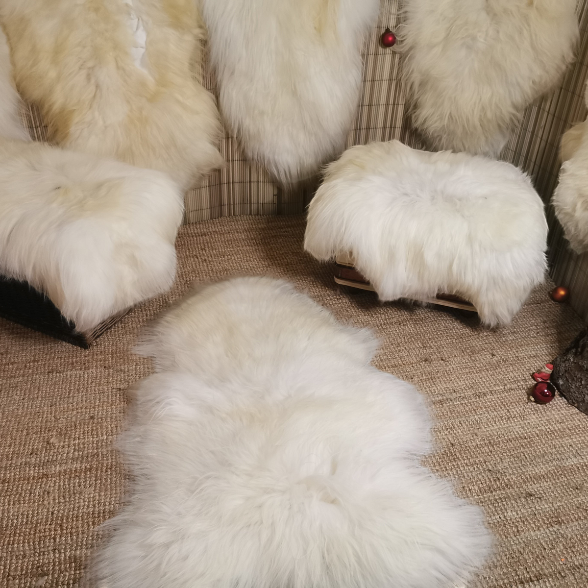 XXL Lammfell Schaffell Naturweiß Langhaar - 110-130 cm, 2. Wahl