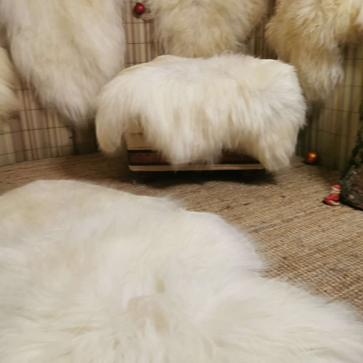XXL Lammfell Schaffell Naturweiß Langhaar - 110-130 cm, 2. Wahl